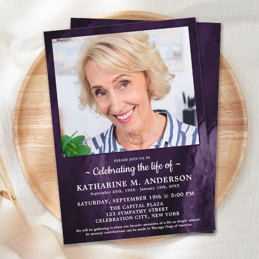 Viering van het leven begrafenis moderne Paarse ma Kaart