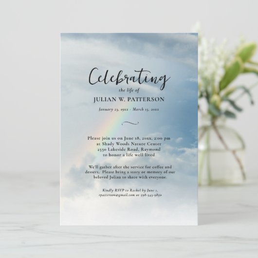 Viering van het leven, Sky Clouds Rainbow Funeral Kaart (Staand voorkant)