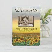 Viering van het leven | Zonnebloem begrafenis foto Kaart (Staand voorkant)