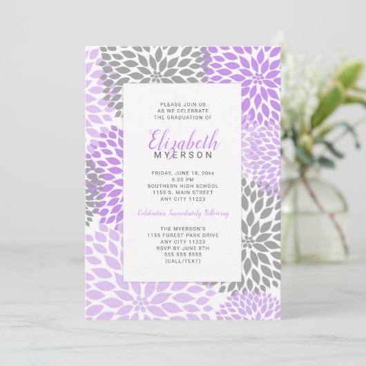 viering van het Paarse Floral Afstuderen Kaart (Staand voorkant)