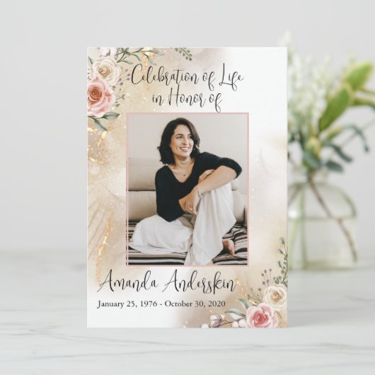 Viering van Life Peach & Gold Order of Service Programmakaart (Staand voorkant)