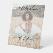 Viering van Life Script begrafenisfoto | Wit Reclamebord Met Voetstuk (Voorkant)