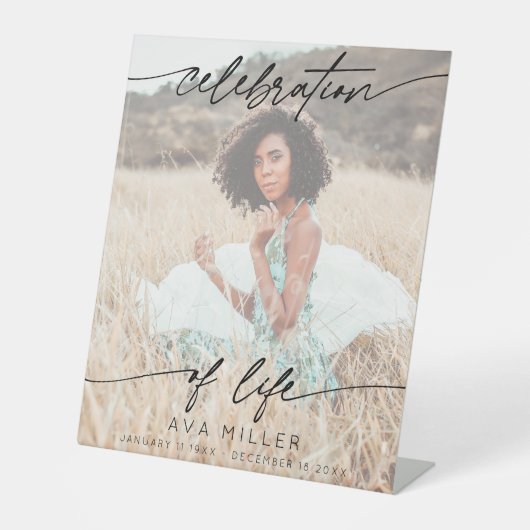 Viering van Life Script begrafenisfoto | Wit Reclamebord Met Voetstuk (Voorkant)