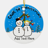 Viering van ons eerste kerstfeest Funny Snowman ko Keramisch Ornament (Voorkant)