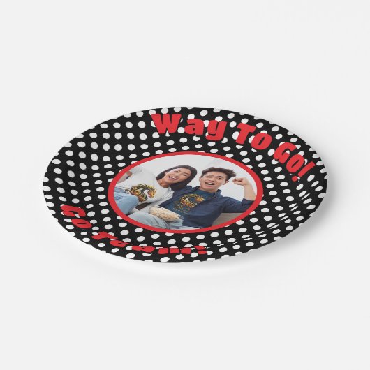 Viering Zwart/Wit Polka Dots Rood Trim Papieren Bordje (Gekanteld)