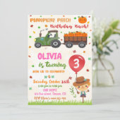 Vierjarige pompoen Herfst verjaardag uitnodiging (Staand voorkant)