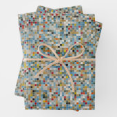 Vierkant mozaïekpatroon met meerdere kleuren en te inpakpapier vel (In situ)