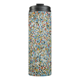 Vierkant mozaïekpatroon met meerdere kleuren en te thermosbeker