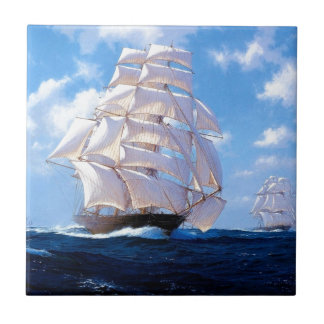Vierkant schip met bemanning op zee tegeltje