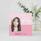 Vierkante roze bloemen verjaardagsfeestuitnodiging kaart (Staand voorkant)