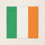 Vierkante Sjaal met vlag van Ierland<br><div class="desc">Verbeter uw garderobe met onze vierkante sjaal met de vlag van Ierland! Deze sjaal, vervaardigd met aandacht voor detail, is meer dan alleen maar een accessoire; het is een viering van het rijke culturele erfgoed en de nationale trots van Ierland. Het ontwerp toont trots de iconische driekleur van groen, wit...</div>