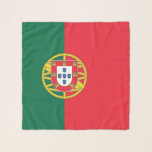 Vierkante sjaal met vlag van Portugal<br><div class="desc">Voeg een vleugje Portugese elegantie toe aan uw accessoire-collectie met onze exclusieve vierkante sjaal met de Portugese vlag! Deze vierkante sjaal is gemaakt met nauwgezette aandacht voor detail en is meer dan alleen een stijlvol accessoire; het is een viering van het Portugese erfgoed en culturele trots. Het gedurfde ontwerp toont...</div>