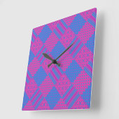 Vierkante wandklok: magenta, blauw faux-patchwork klok (Hoek)