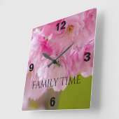 Vierkante wandklok met prachtige roze bloemen (Hoek)