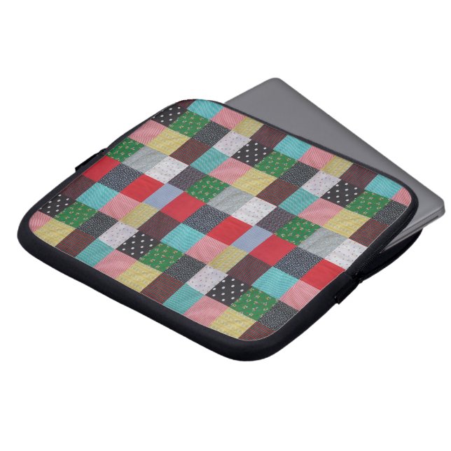vierkantjes kleurrijke  textiel laptop sleeve (Voorkant top)