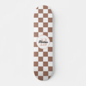 Vierkantjes mocha bruin wit retro Monogram Persoonlijk Skateboard (Voorkant)