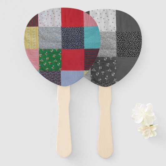 vierkantjes van kleurrijk patchwork handwaaier (Voorkant en achterkant)