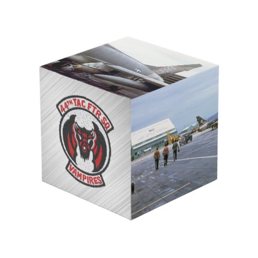 Vietnam 1 kubus (Voorkant hoekig)