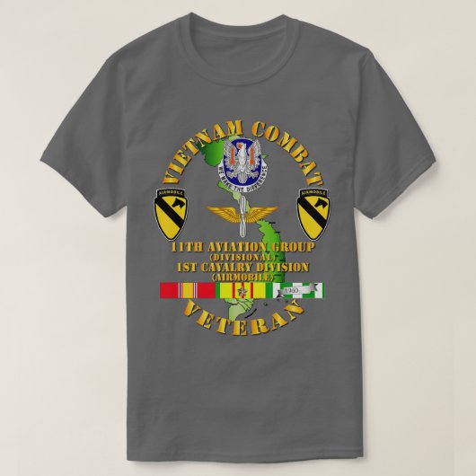 Vietnam Combat Cavalry Veteraan w 11th Aviation Gr T-shirt (Design voorkant)