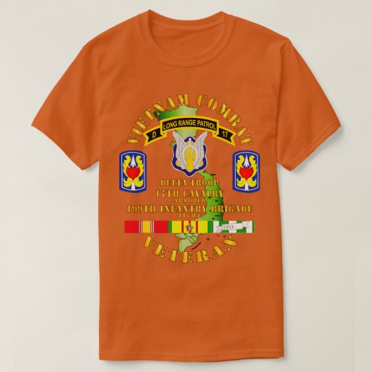 Vietnam Combat Veteran w D Troop 17e Cav 199e In T-shirt (Design voorkant)