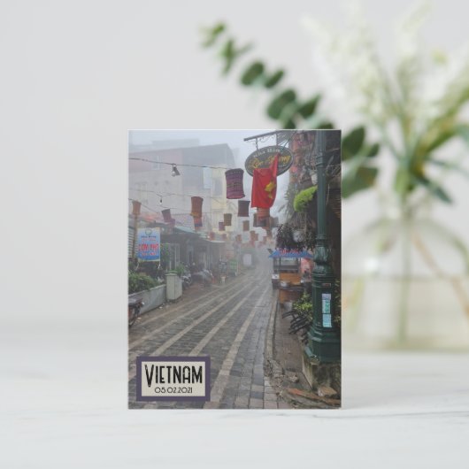 Vietnam Foggy Street,  Date Briefkaart (Staand voorkant)