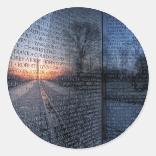 Vietnam Memorial Dawn Ronde Sticker
