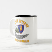 Vietnam Vet Aviator Wings Tweekleurige Koffiemok (Voorkant links)