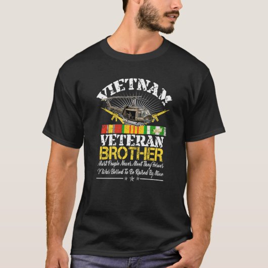 Vietnam Veteran Brother Opgevoed door mijn held mi T-shirt (Voorkant)