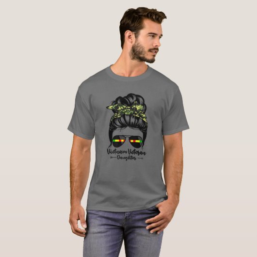 Vietnam Veteran Daughter Messy Bun Hair Funny Vete T-shirt (Voorkant volledig)