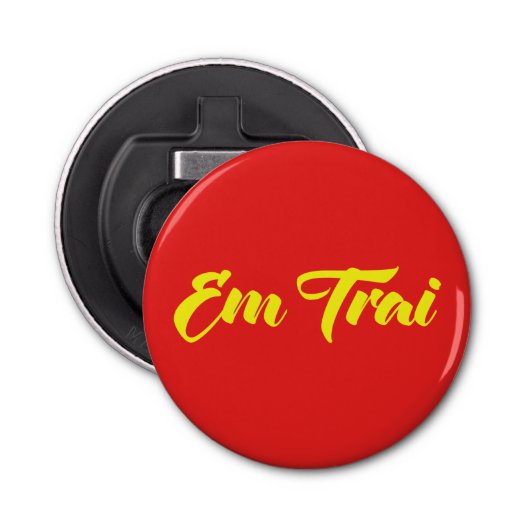 Vietnamees (jong) Broeder - Em Trai ~ Tipragng Vik Button Flesopener (Voorkant)