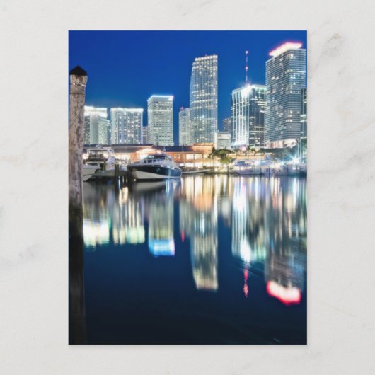 View of skyline met reflectie in water, Miami Briefkaart (Voorkant)