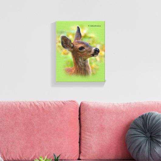 Vignetted Portret of Smiling Blacktail Deer Fawn Canvas Afdruk (Insitu (Woonkamer))