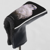 Vignetted Portret van een Inquisitive Saker Falcon Golfheadcover (3/4 voorkant)