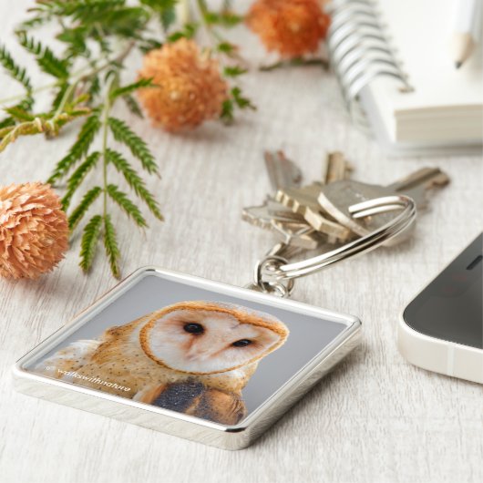 Vignetted Profiel van een Serene Barn Owl Sleutelhanger (Zijkant)