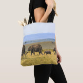 VIJF ELEPHANTS OP BROWN GRASS TOTE BAG (Dichtbij)