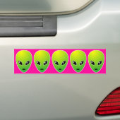 Vijf ET's - op Roze Bumpersticker (Op auto)