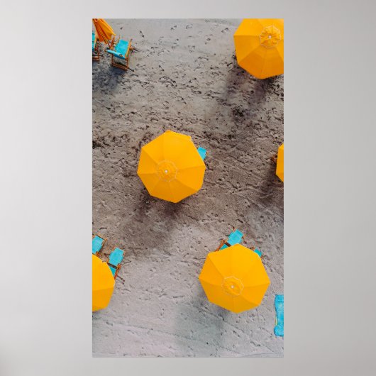 Vijf gele paraplu's op zand overdag poster (Voorkant)