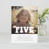 Vijf - Groovy Foto Verjaardag Uitnodiging (Staand voorkant)