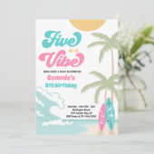 Vijf is een levende retrofboardbek op de dag van d kaart (Staand voorkant)