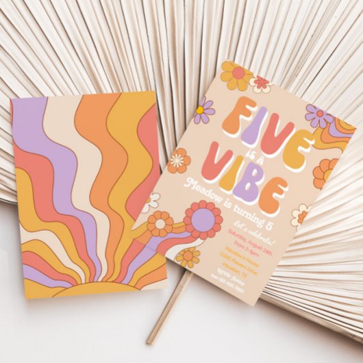 Vijf is een vibe Birthday Uitnodiging | Groovy Par