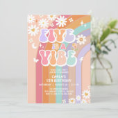 VIJF is een Vibe Daisy Rainbow Groovy 5e verjaarda Kaart (Staand voorkant)