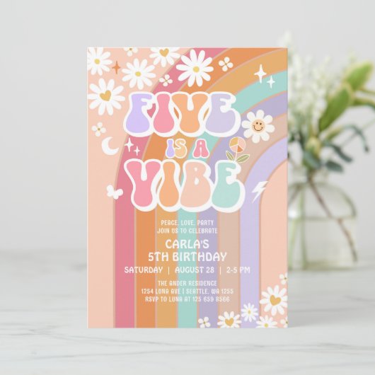 VIJF is een Vibe Daisy Rainbow Groovy 5e verjaarda Kaart (Staand voorkant)