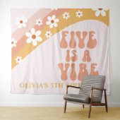 Vijf is een Vibe Groovy Daisy 5e Verjaardag Banner Wandkleed (In Situ (horizontaal))