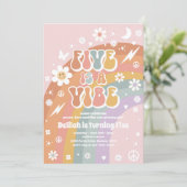 Vijf is een Vibe Groovy Hippie Rainbow 5e verjaard Kaart (Staand voorkant)