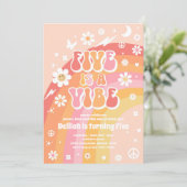 Vijf is een Vibe Groovy Hippie Rainbow 5e verjaard Kaart (Staand voorkant)