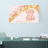 Vijf is een Vibe Groovy Retro Daisy 4e verjaardag Spandoek (Beurs)