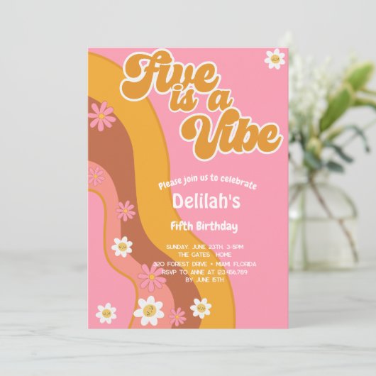 Vijf is een  vibe, groovy retro verjaardag kaart (Staand voorkant)