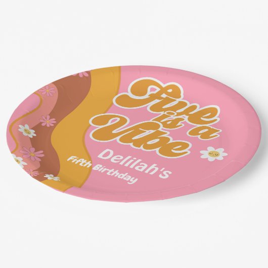 Vijf is een  vibe, groovy retro verjaardag papieren bordje (Gekanteld)