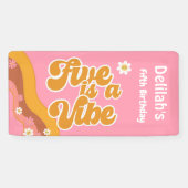Vijf is een  vibe, groovy retro verjaardag spandoek (Horizontaal)