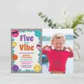 Vijf is een Vibe Kleurrijke Lachen Foto Verjaardag Kaart (Staand voorkant)